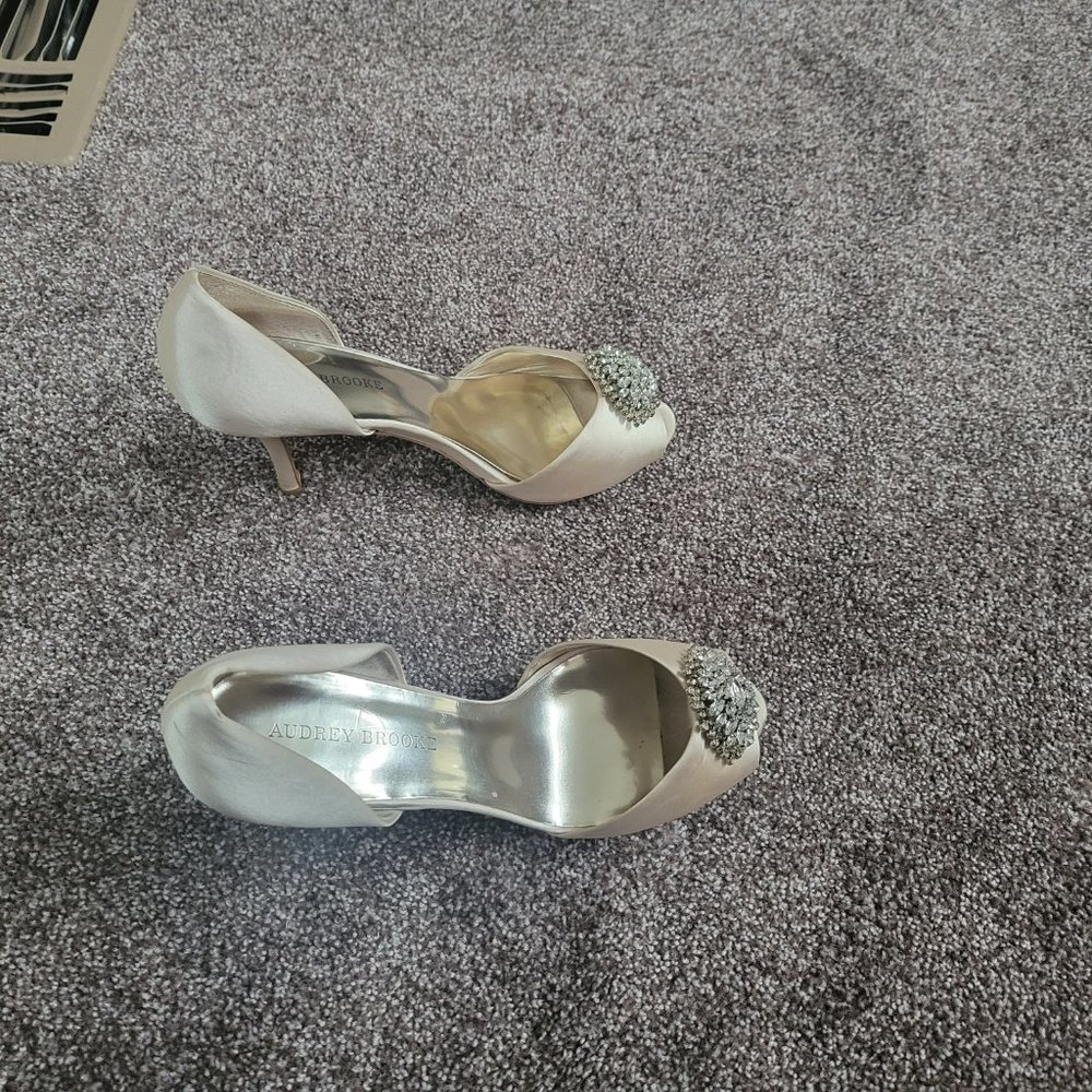 Shoes - Picture 3 of 5